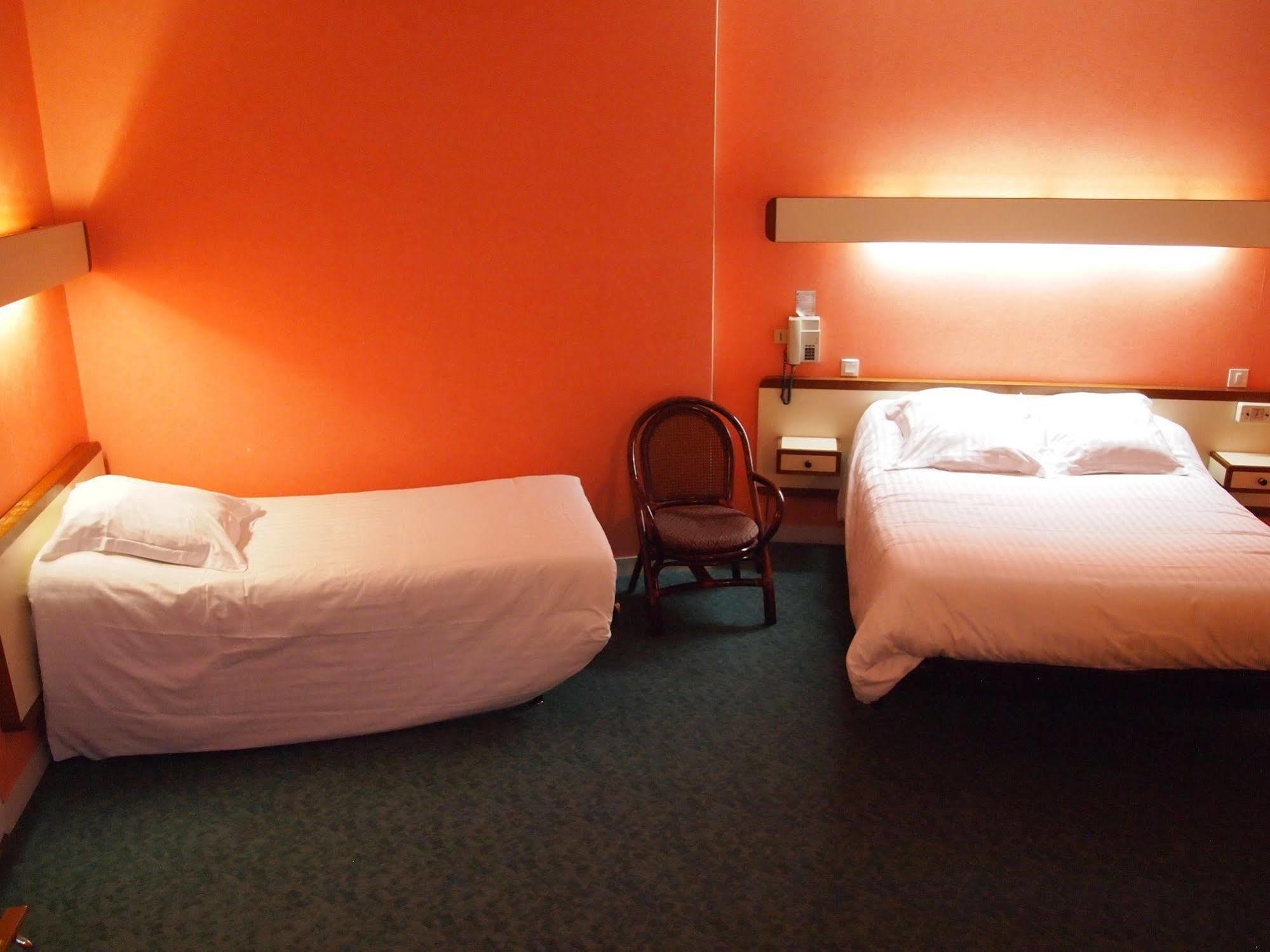 Hotel Le Petit Billot Vitré Buitenkant foto